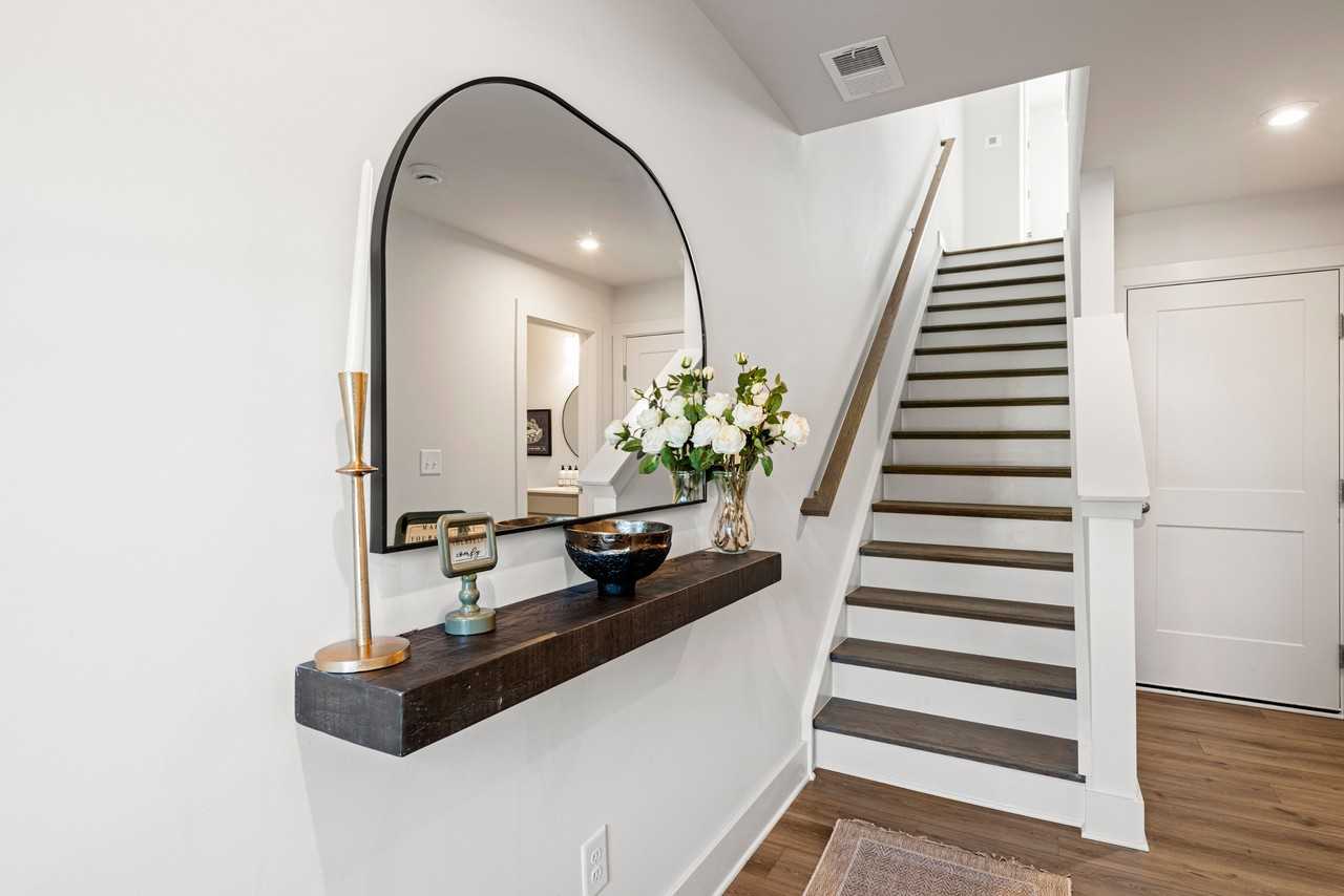 COZY & - Photo 2 of 20