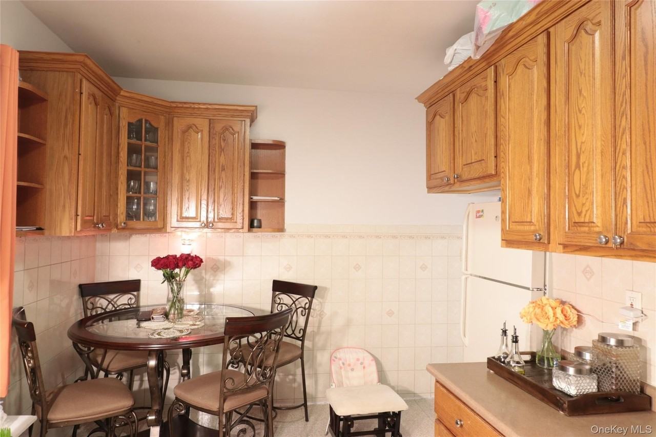 594 Yonkers Ave #5 - Photo 4 of 8