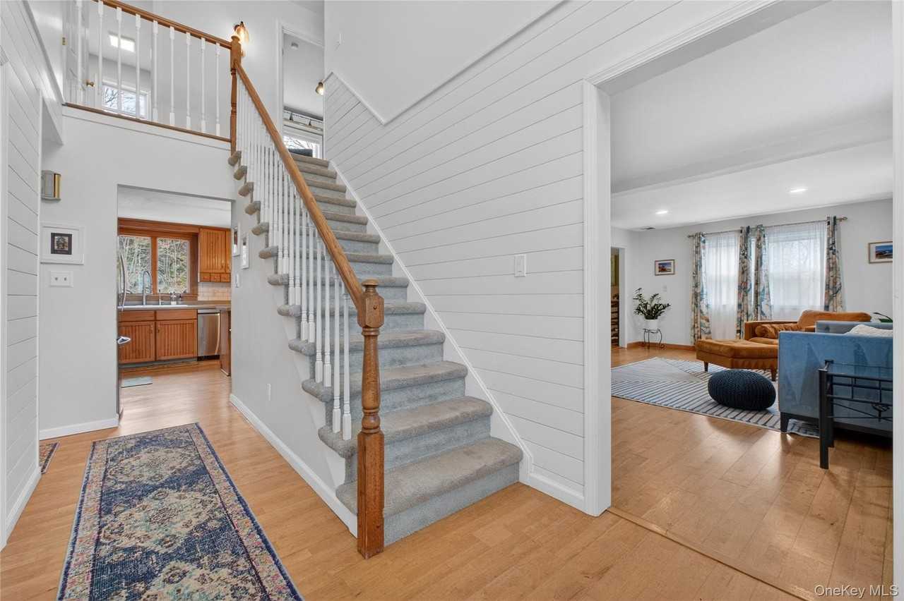 22 Blossom Hill Dr - Photo 6 of 42