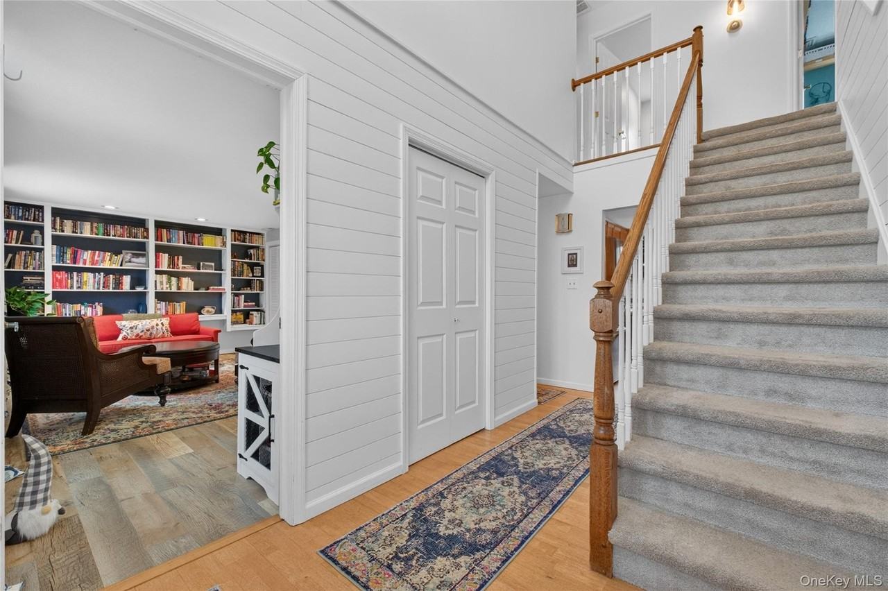 22 Blossom Hill Dr - Photo 7 of 42