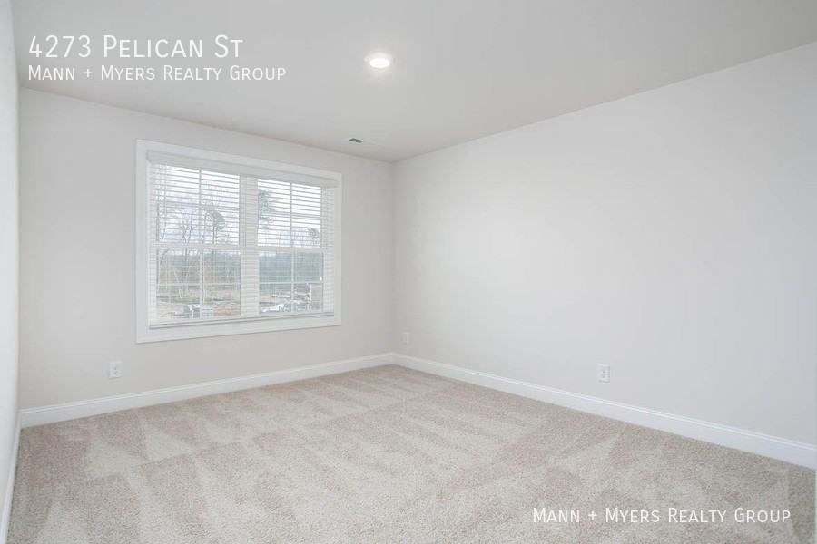 4273 Pelican St - Photo 6 of 26