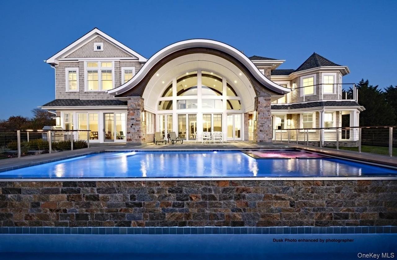 61A S Bay Ave - Photo 2 of 40