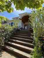 featured image of 322 E Beech St #UPPER