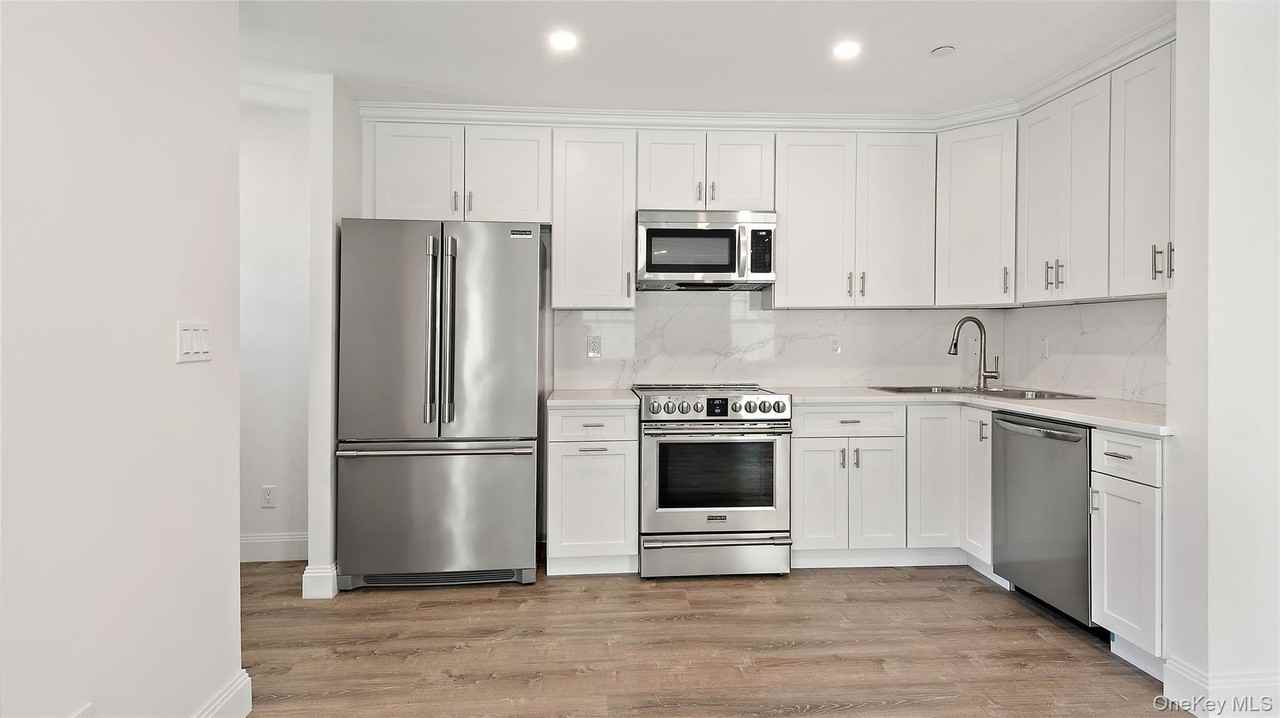 33 Devoe St #1A - Photo 4 of 16