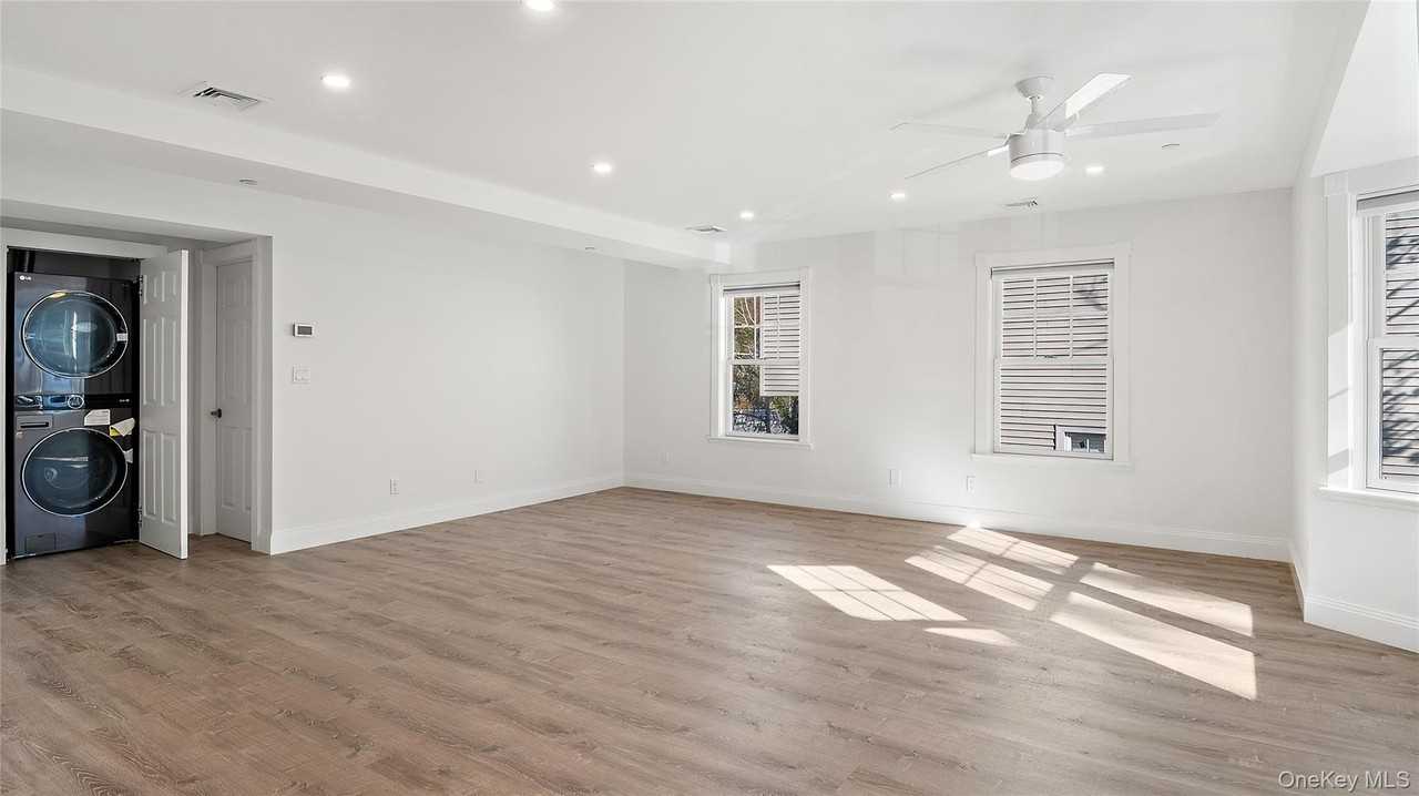 33 Devoe St #1A - Photo 7 of 16