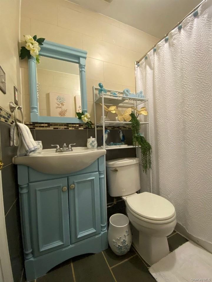 Montauk Ave - Photo 4 of 6