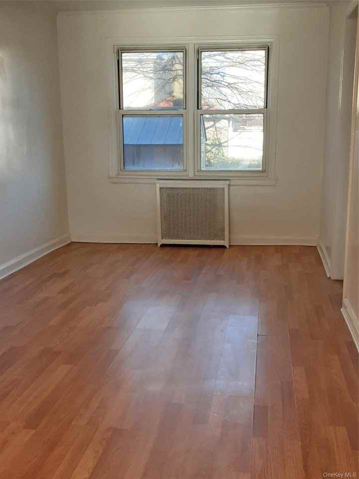 7625 167th St - Photo 3 of 16
