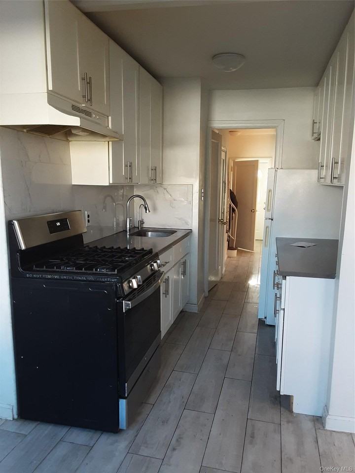 7625 167th St - Photo 7 of 16