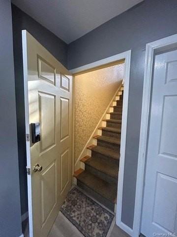 40 S Bayles Ave - Photo 2 of 12