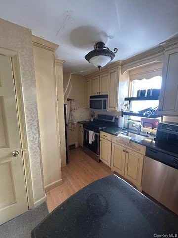 40 S Bayles Ave - Photo 4 of 12