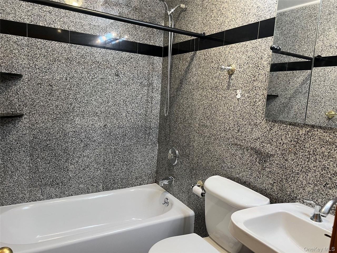 1605 Bell Blvd #1stFL - Photo 7 of 10