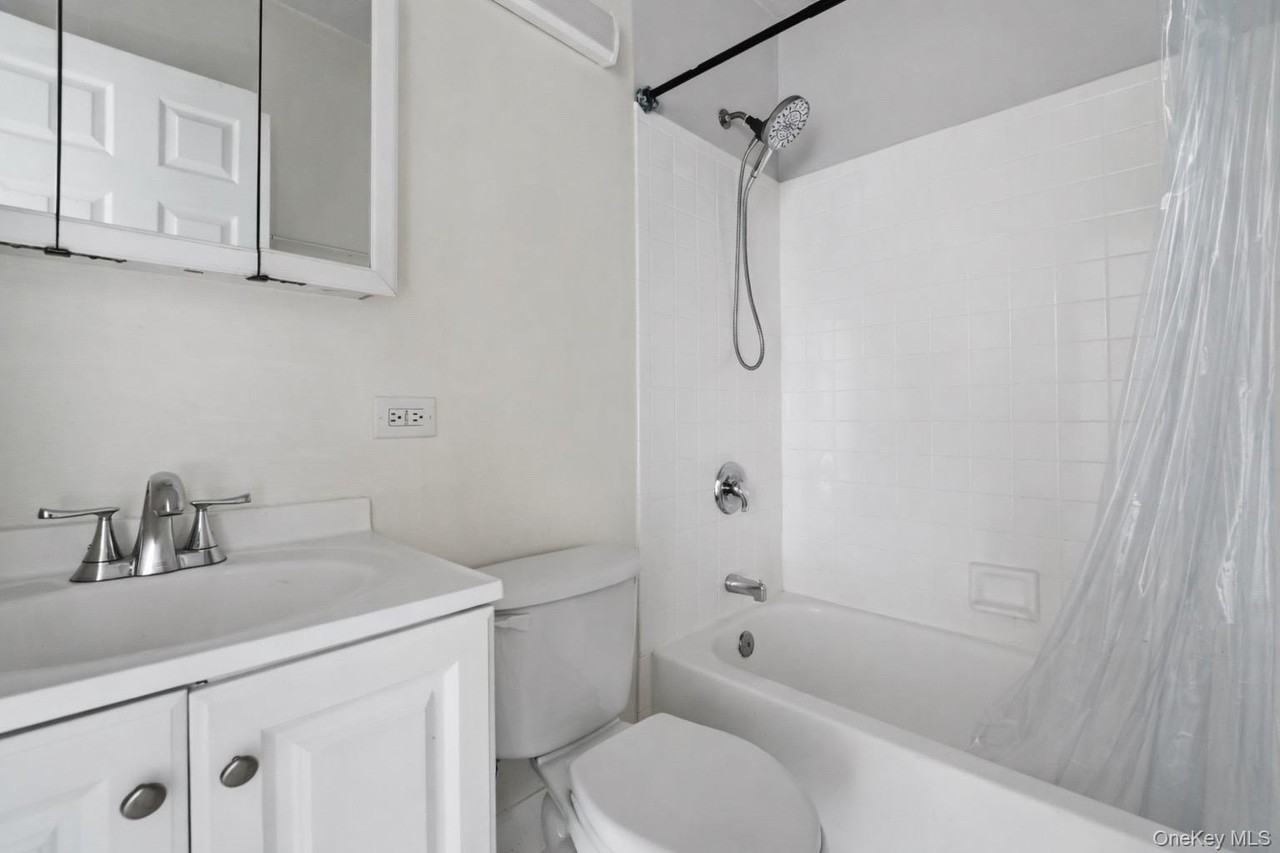 426 E 159th St - Photo 7 of 10