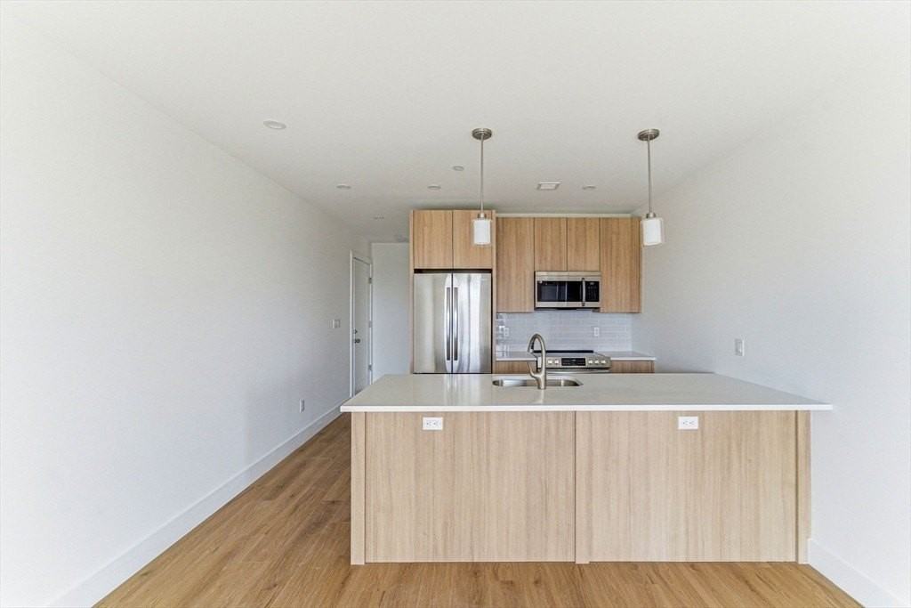 1035 Commonwealth Ave #502