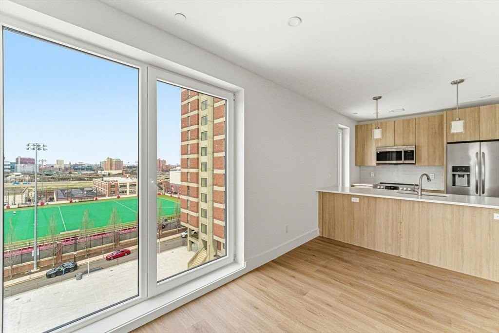 1035 Commonwealth Ave #311