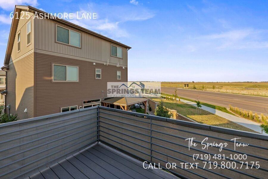 6125 Ashmore Ln - Photo 3 of 47