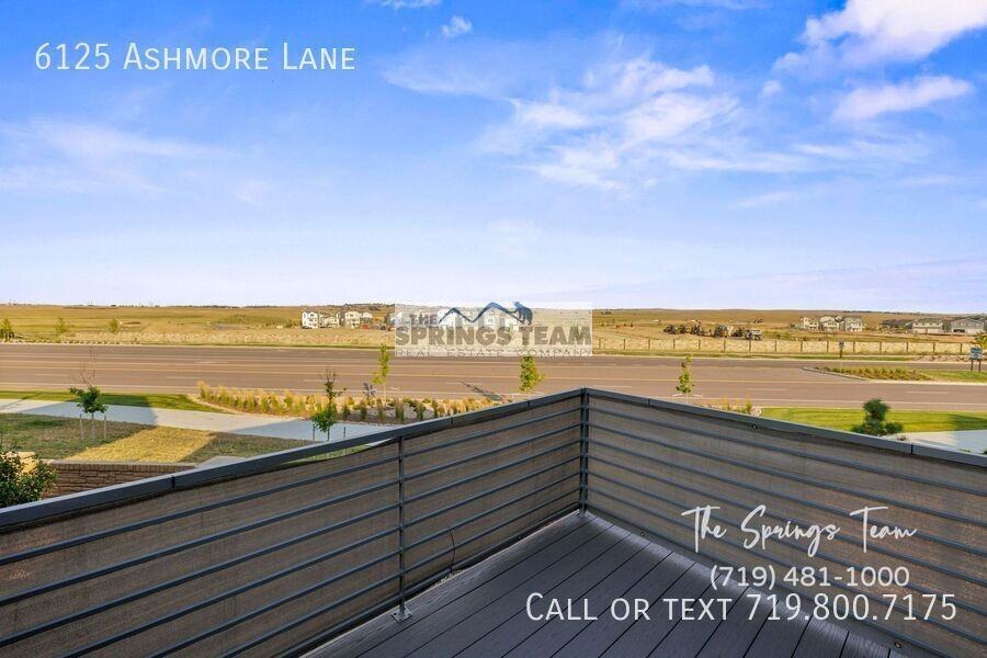 6125 Ashmore Ln - Photo 4 of 47