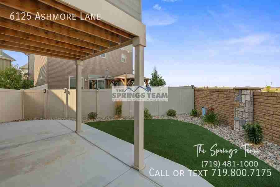 6125 Ashmore Ln - Photo 7 of 47