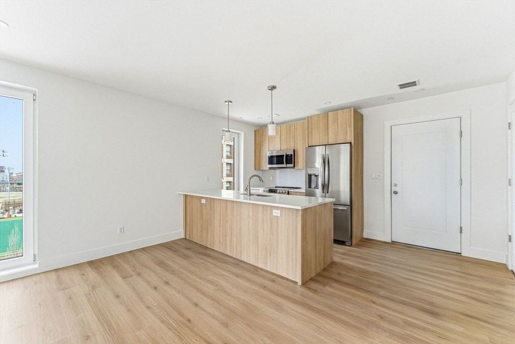 1035 Commonwealth Ave #511