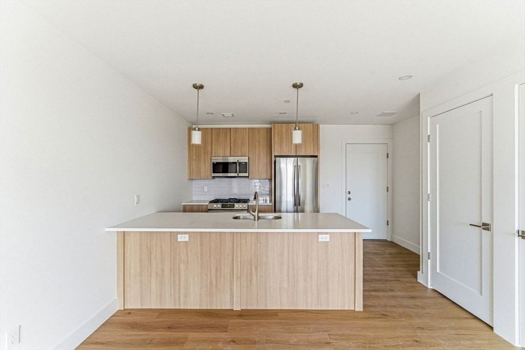 1035 Commonwealth Ave #501