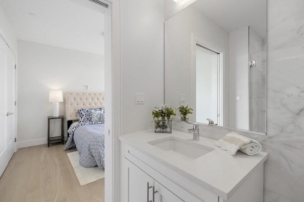 301 Border St #611 - Photo 5 of 32