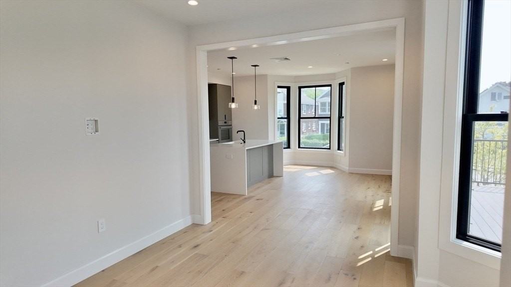 201 Washington St #1 - Photo 6 of 20