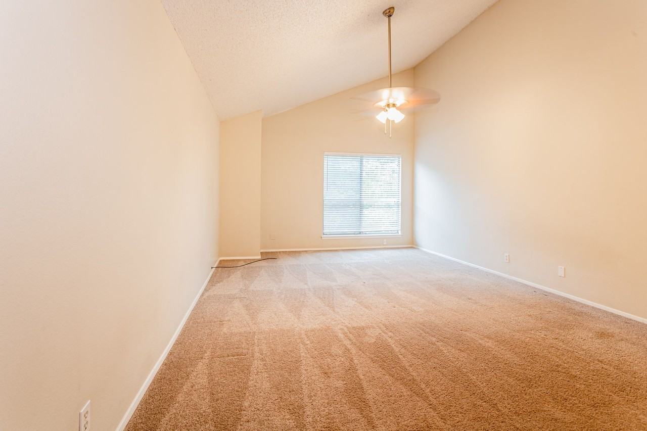 4709 Misty Slope Ln - Photo 6 of 16