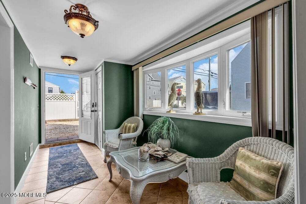 102 W Colony Rd - Photo 6 of 35