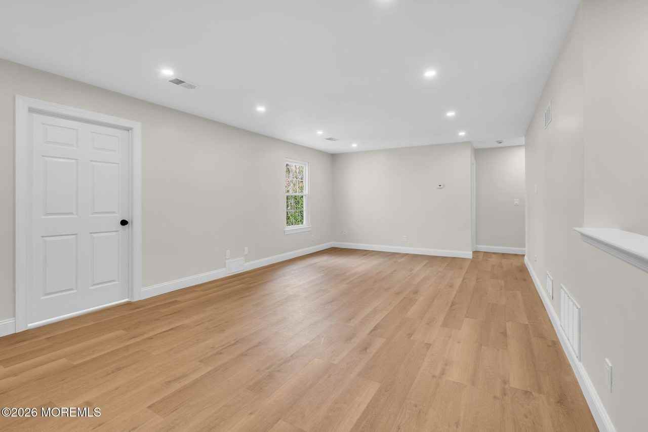 18-7 Augusta Ct - Photo 3 of 18