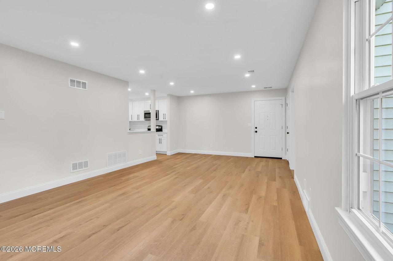 18-7 Augusta Ct - Photo 4 of 18