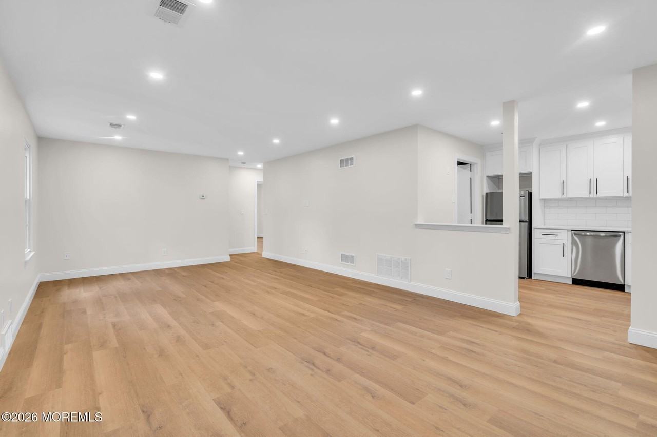 18-7 Augusta Ct - Photo 5 of 18