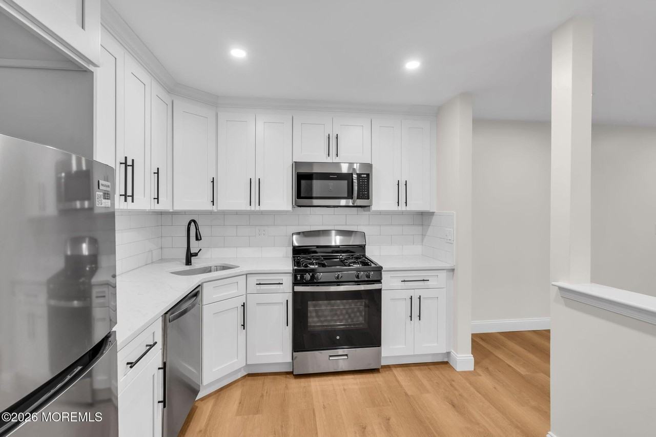 18-7 Augusta Ct - Photo 7 of 18