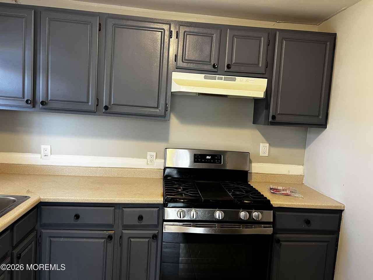 1221 9th Ave #3 - Photo 2 of 8