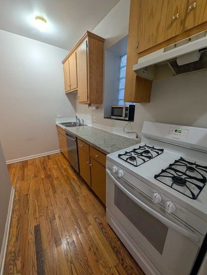 1531 W Thomas St #2F - Photo 5 of 14