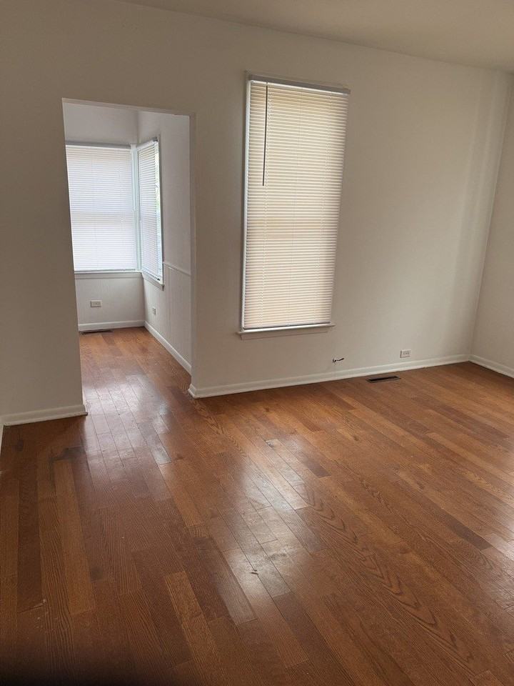 140 College St #2 - Photo 5 of 7