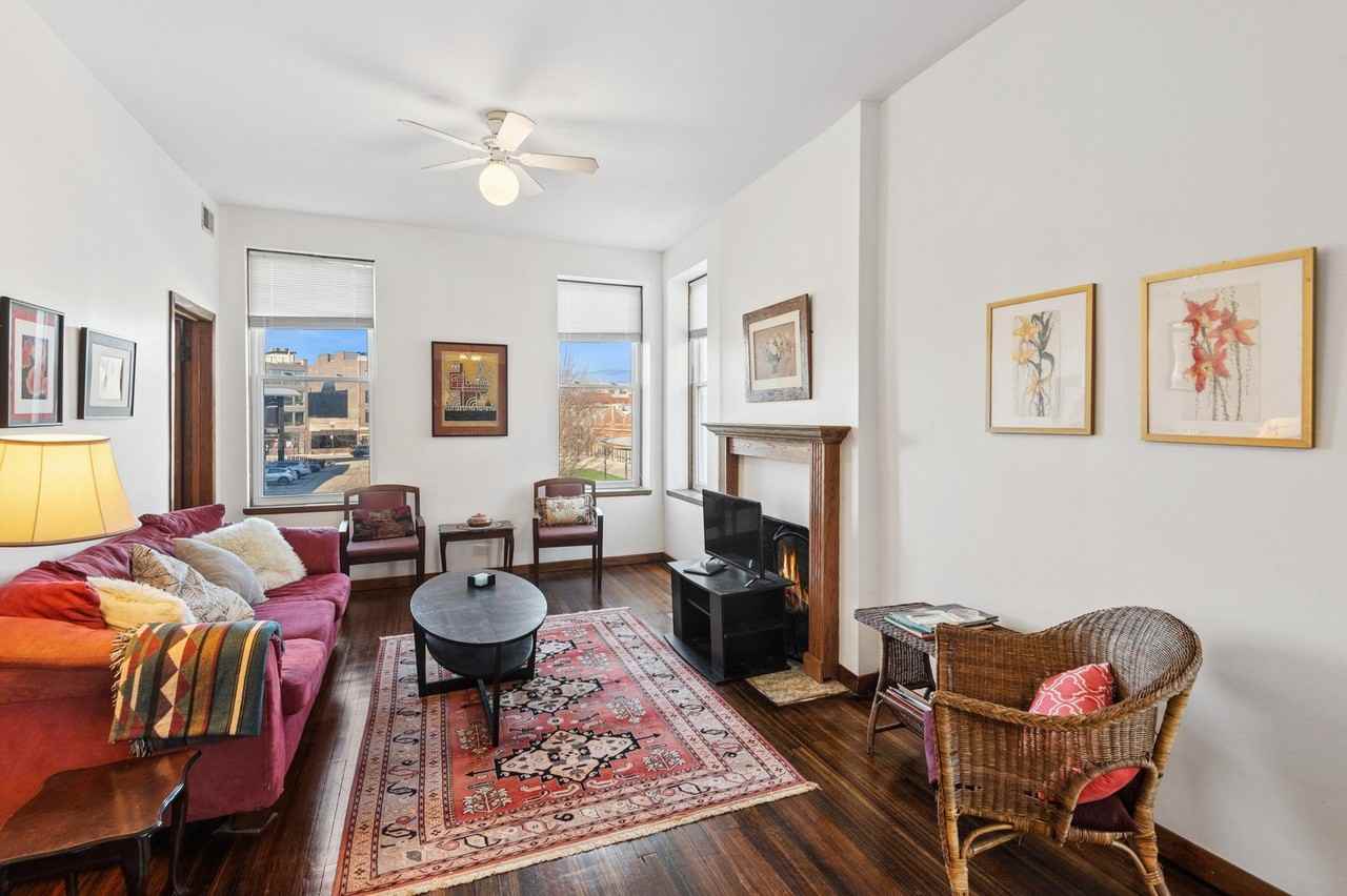 4057 N Damen Ave #2 - Photo 2 of 21