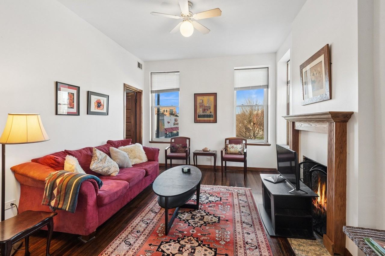 4057 N Damen Ave #2 - Photo 4 of 21