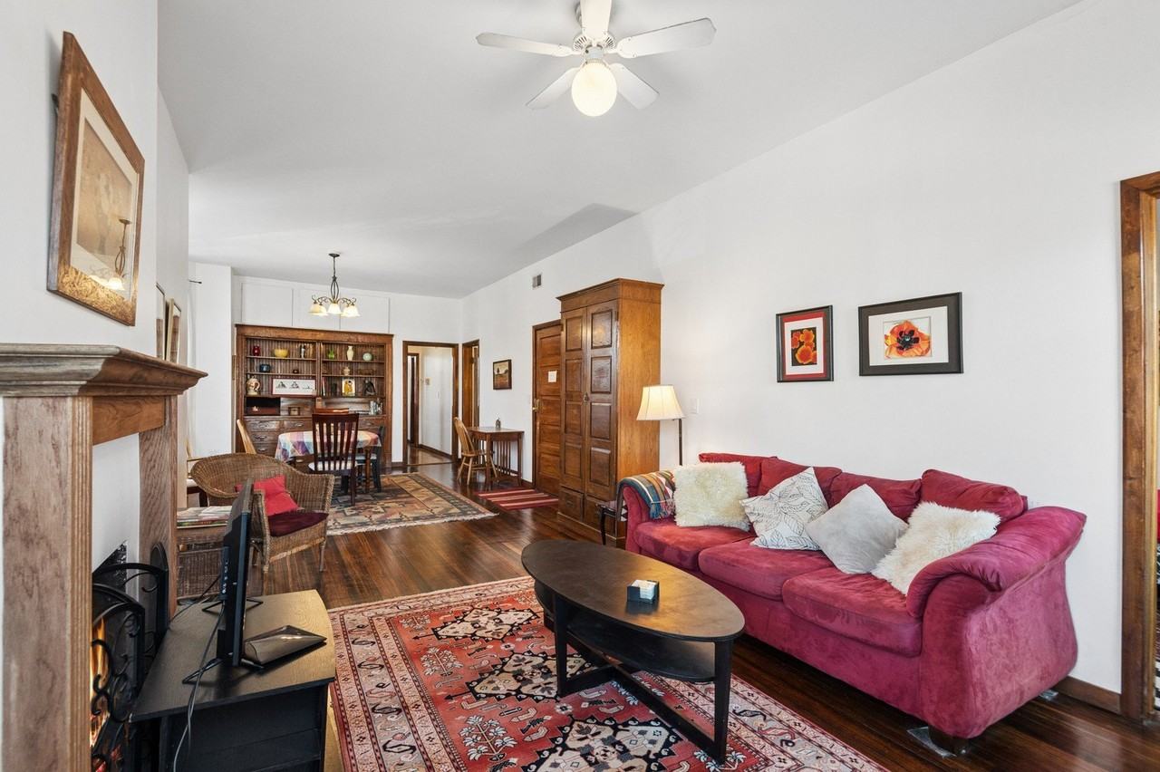 4057 N Damen Ave #2 - Photo 5 of 21