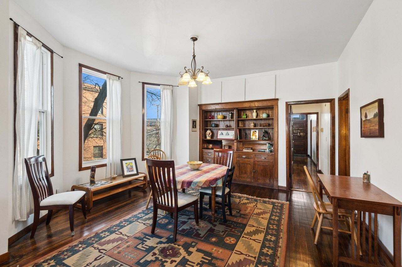 4057 N Damen Ave #2 - Photo 7 of 21