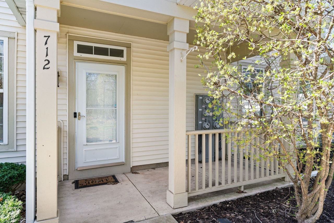 712 Morris Ct - Photo 3 of 19