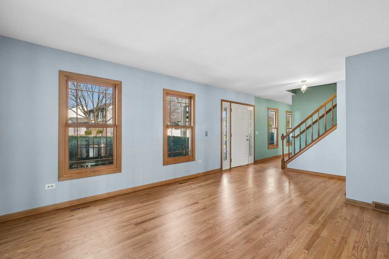 5573 Barnwood Dr - Photo 7 of 24