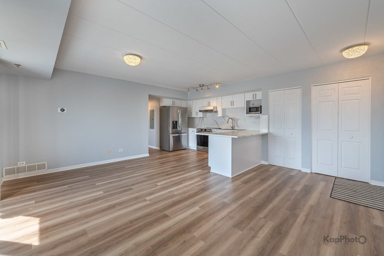 7316 40th St #4D - Photo 3 of 28