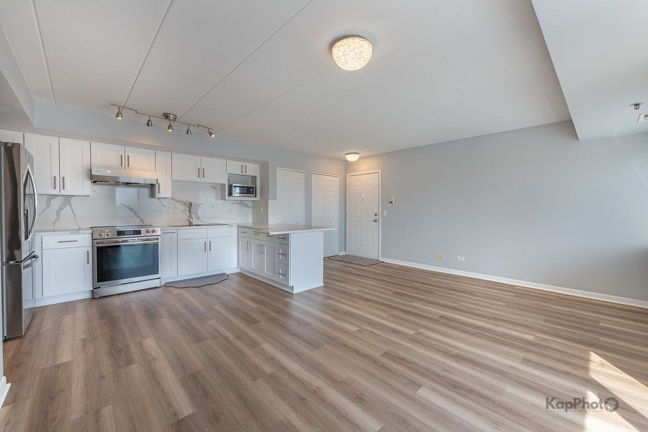 7316 40th St #4D - Photo 4 of 28