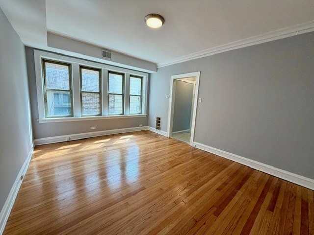 7932 S Kingston Ave #1S - Photo 3 of 5