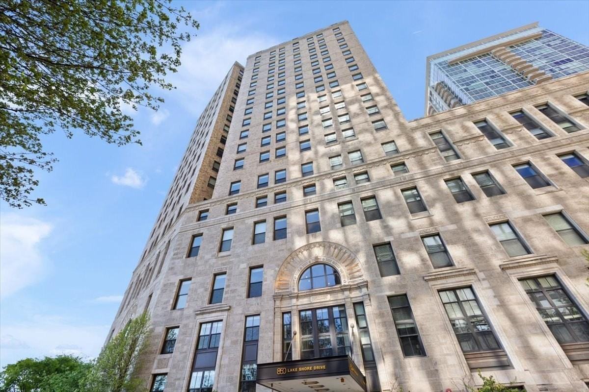 850 N Lake Shore Dr #510 - Photo 2 of 24