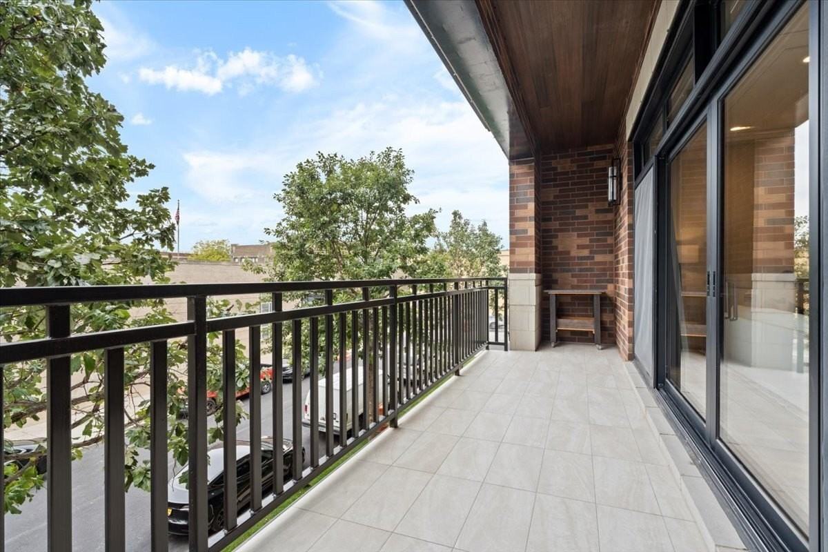 3951 N Wayne Ave #206 - Photo 7 of 22