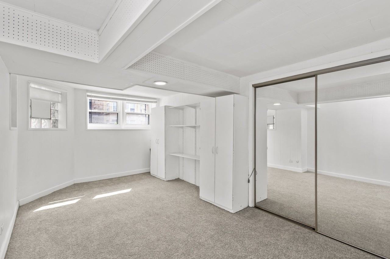 6246 N Oakley Ave #G - Photo 4 of 11