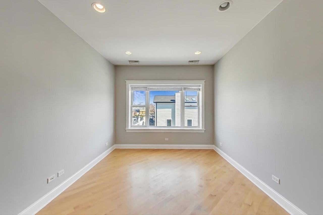 1910 N Washtenaw Ave #2 - Photo 2 of 18