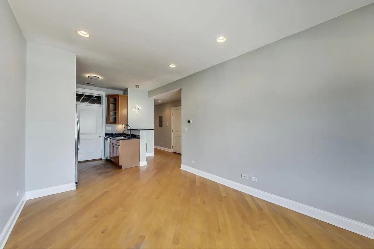 1910 N Washtenaw Ave #2 - Photo 3 of 18