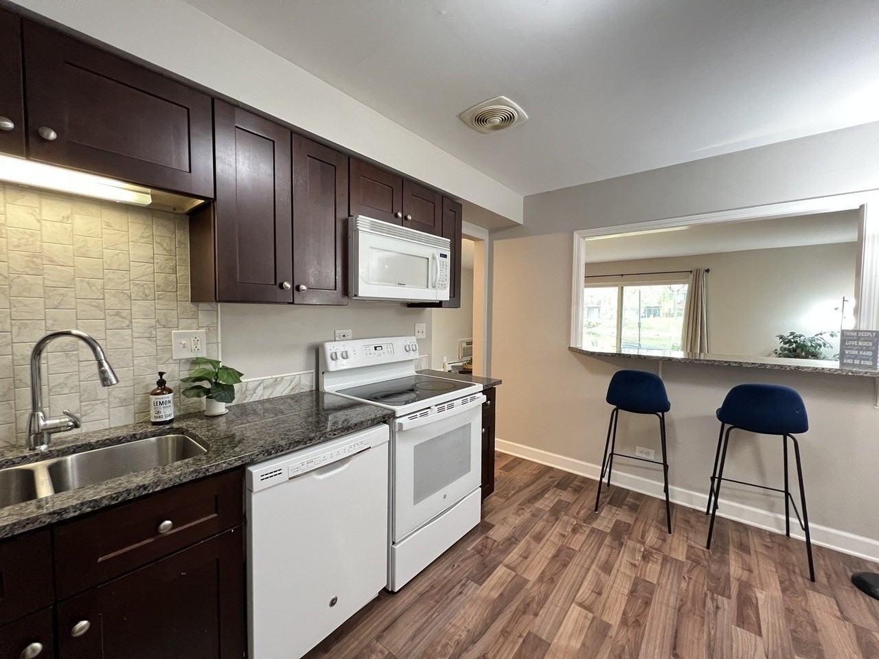 703 E Falcon Dr #C102 - Photo 5 of 18