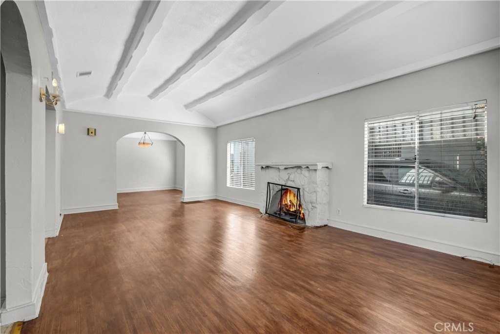 6114 Allston St - Photo 4 of 25